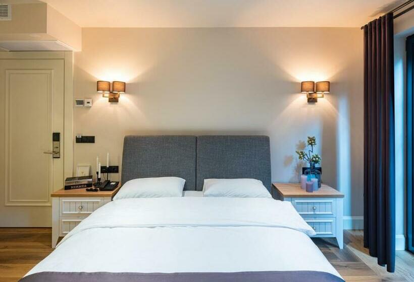 スタンダードルーム, Vi̇lla Polonez