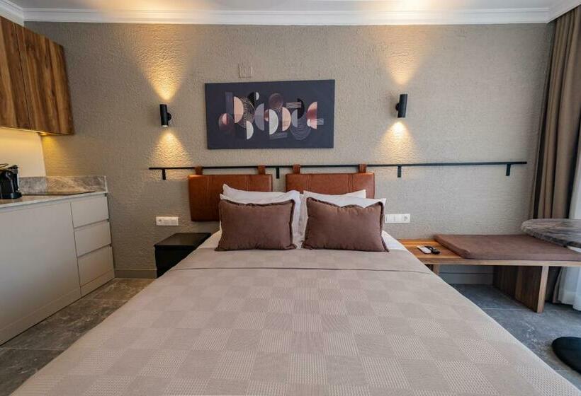 سوییت با چشم‌انداز دریا, Bd Suites