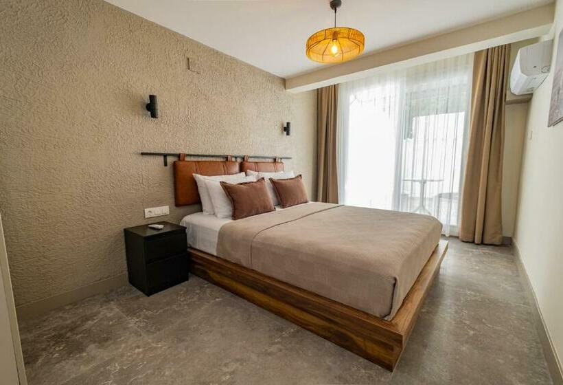 Suite with Terrace, Bd Suites