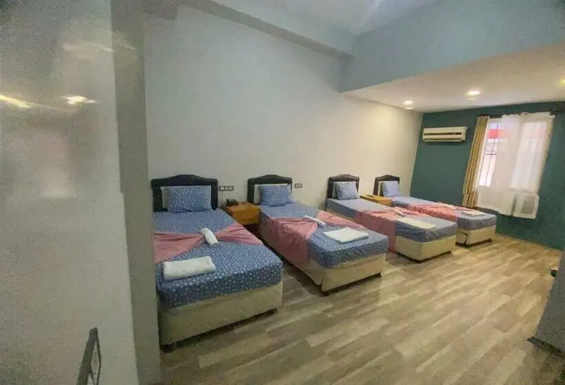 اتاق خانوادگی, Tan Otel