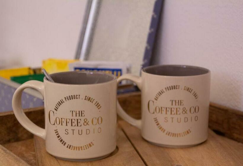 جناح سرير كينج, La Corte Della Regina