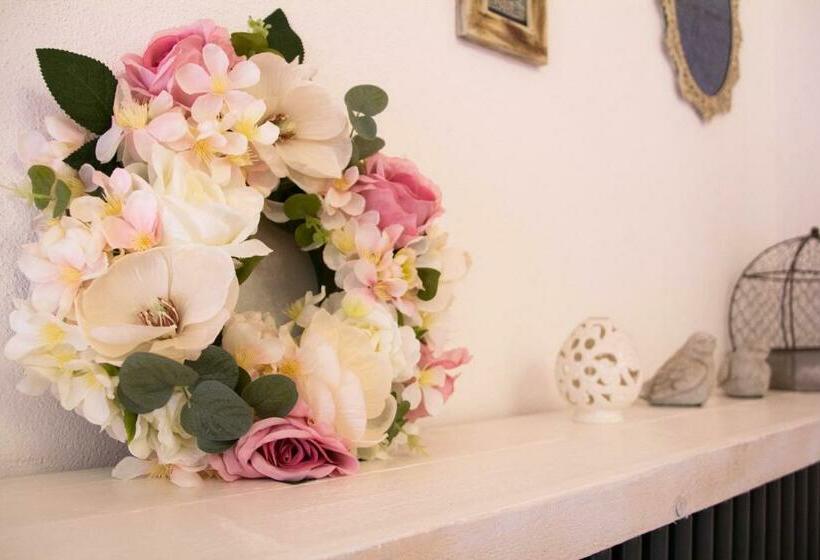 جناح سرير كينج, La Corte Della Regina