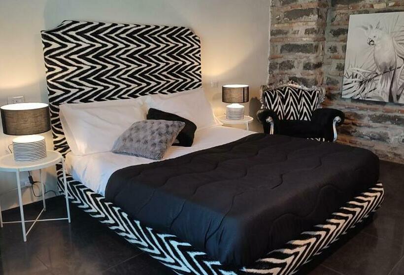 جناح عائلي, La Corte Della Regina