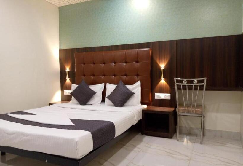 デラックスルーム, Tri