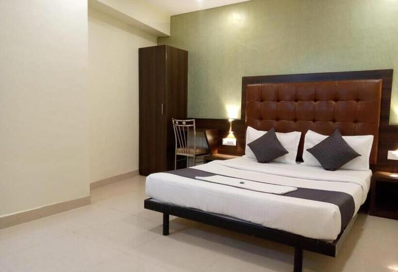 デラックスルーム, Tri