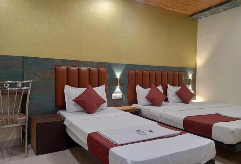 デラックストリプルルーム, Tri