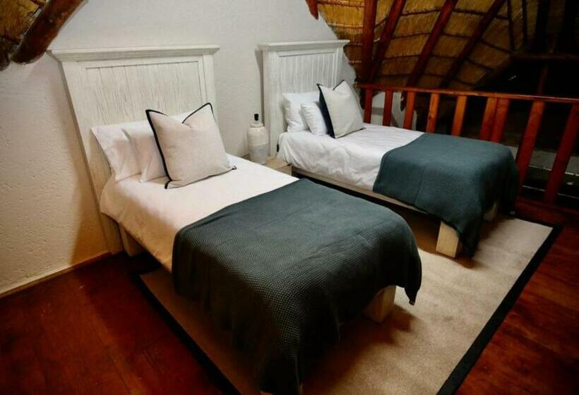 جناح عائلي, Decollage Estate