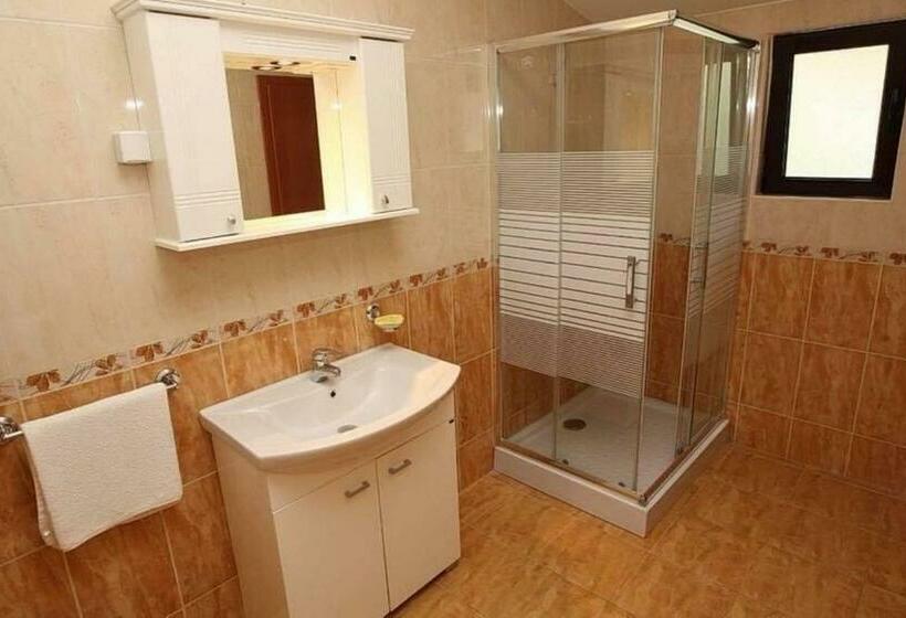 استودیوی استاندارد با چشم‌انداز دریا, Sunset Blizikuće