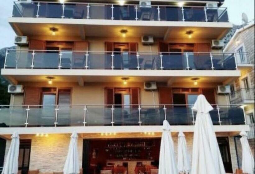 استودیوی استاندارد با چشم‌انداز دریا, Sunset Blizikuće