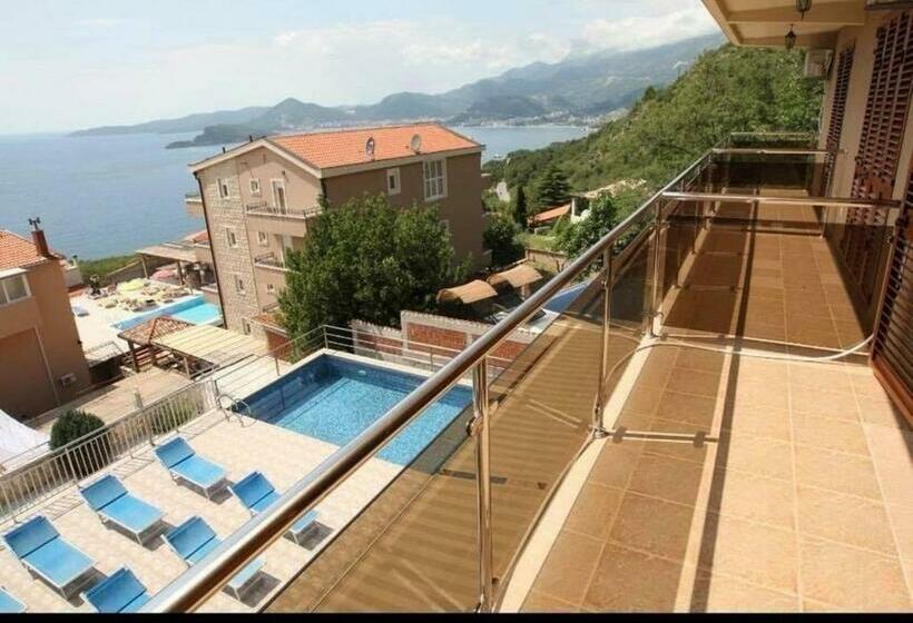 استودیوی استاندارد با چشم‌انداز دریا, Sunset Blizikuće