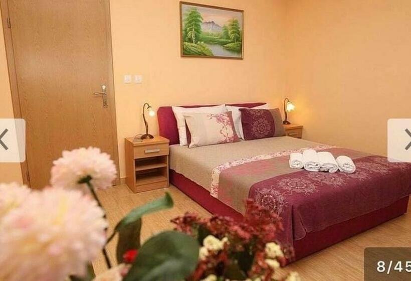 استودیوی استاندارد با چشم‌انداز دریا, Sunset Blizikuće