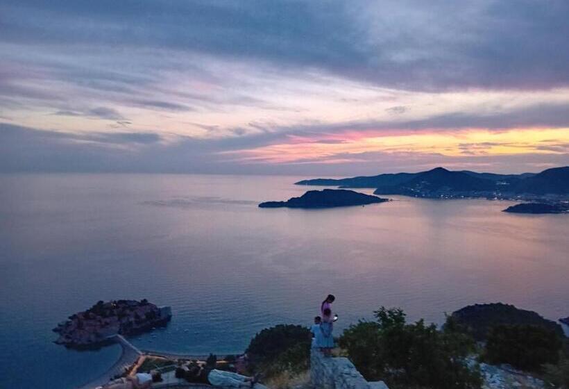 استودیوی استاندارد با چشم‌انداز دریا, Sunset Blizikuće