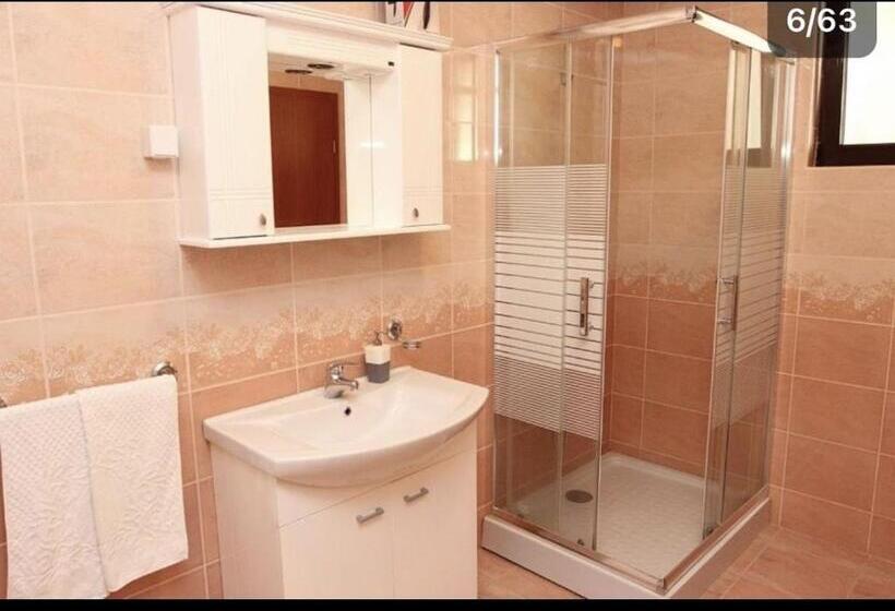 استودیوی استاندارد با چشم‌انداز دریا, Sunset Blizikuće