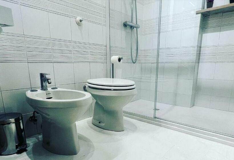 اتاق استاندارد چهار تخته, B&b Giulianova