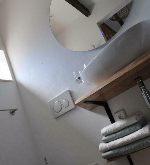 اتاق استاندارد, Bed & Breakfast De Hoefstal