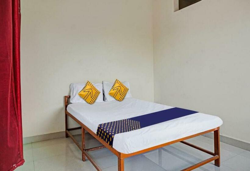 Трехместный Номер Классика, Spot On Yash Lodge