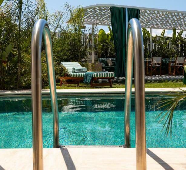 Номер Стандарт Вид на Бассейн, Voger Alaçatı Prive