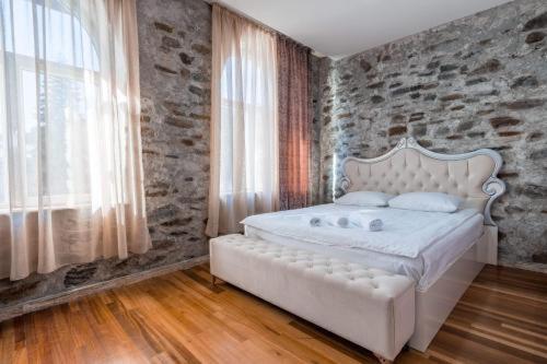 Deluxe Suite King Bed, Svaneti