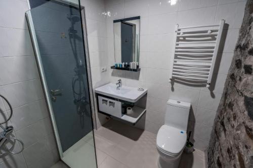 Deluxe Suite King Bed, Svaneti