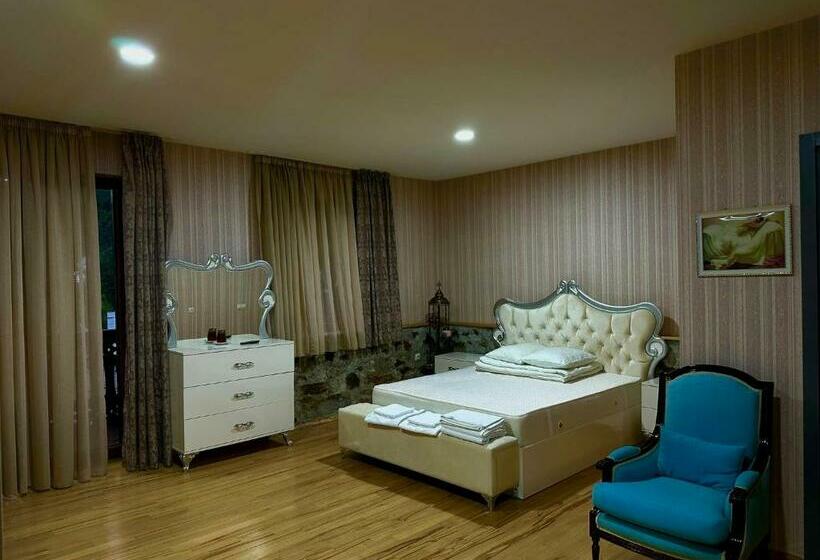 Deluxe Suite King Bed, Svaneti