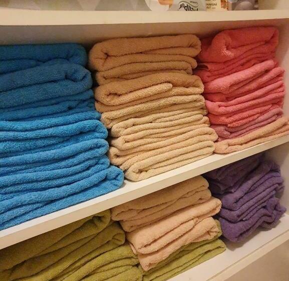 اتاق چهار تخته با دستشویی مشترک, Hostel Bbc