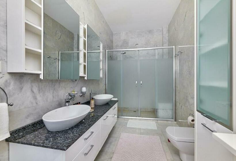 غرفة قياسية مطلّة علي حمام السباحة, Beyaz Köşk Geyve