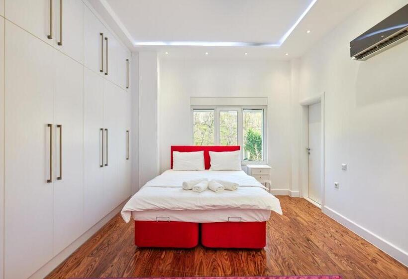 דירת שלושה חדרים, Beyaz Köşk Geyve