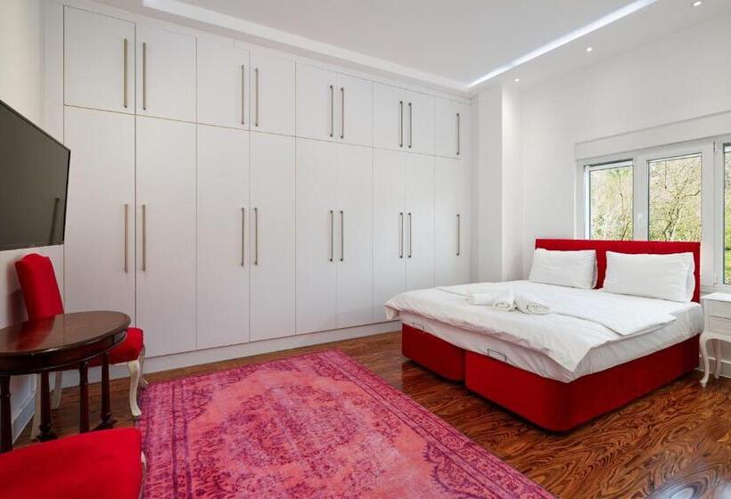 דירת שלושה חדרים, Beyaz Köşk Geyve