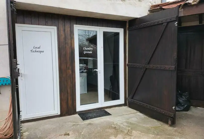 キングサイズベッドのスタンダードルーム, Chambre D Hôtes Naturiste Le Jardin Des Hirondelles