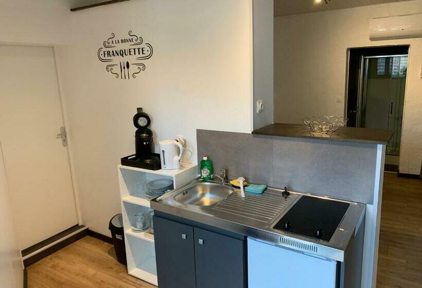 Стандартный Номер Кровать Кинг, Chambre D Hôtes Naturiste Le Jardin Des Hirondelles