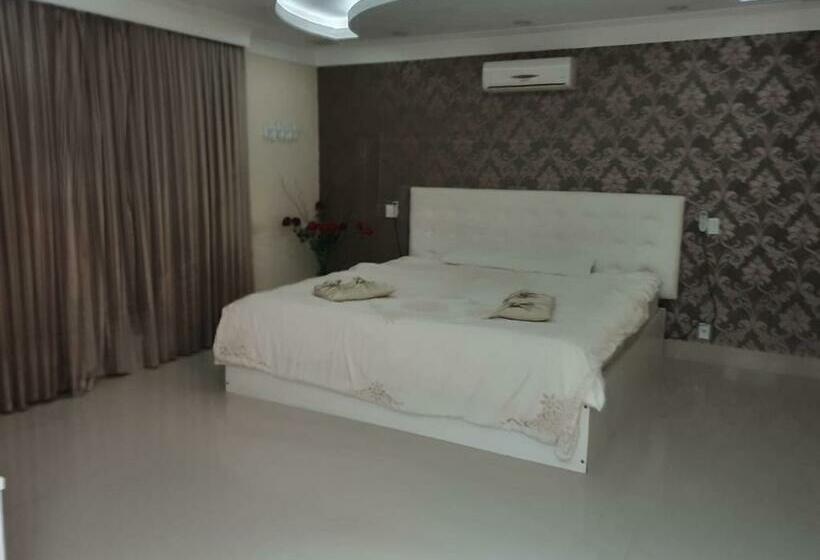 디럭스 스튜디오, Mansão Bolsoni