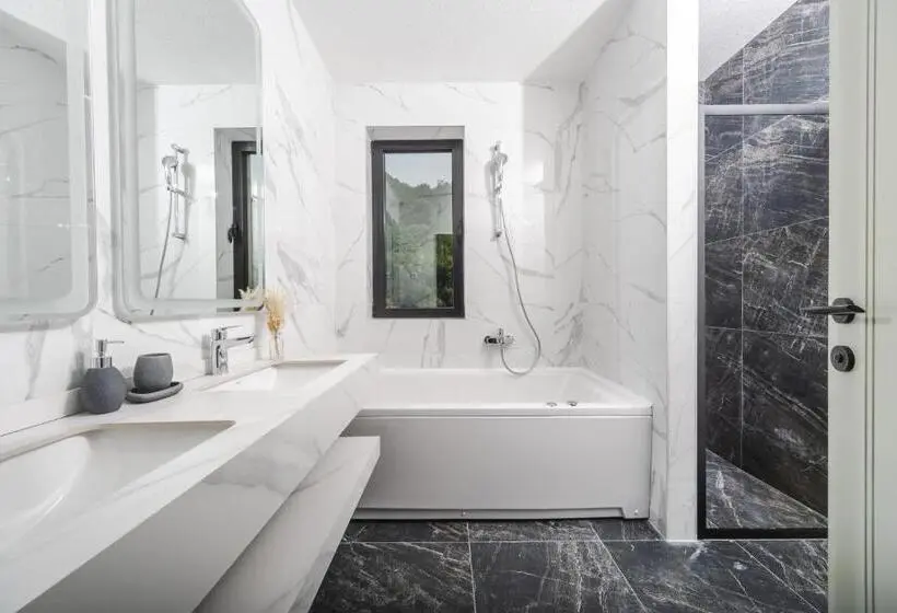 اتاق سوپریور, Regent Resort Budva