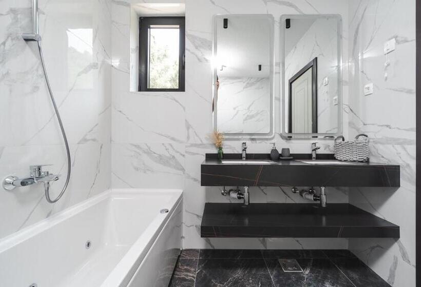 اتاق سوپریور, Regent Resort Budva