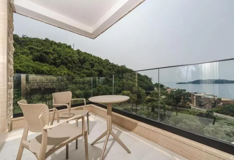 اتاق لوکس, Regent Resort Budva