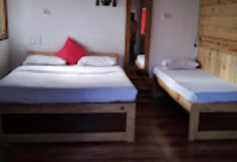 デラックスルーム, Kaas Woods Resort, Satara
