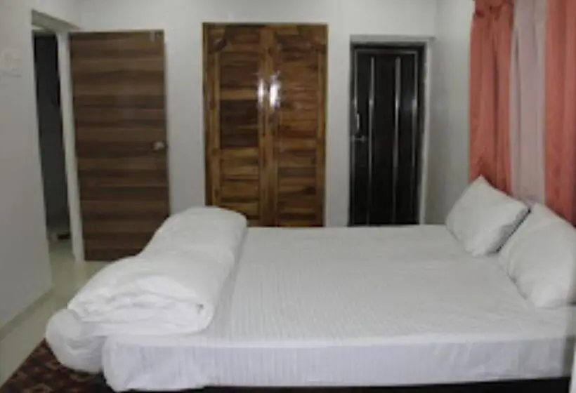 デラックスルーム, Kaas Woods Resort, Satara