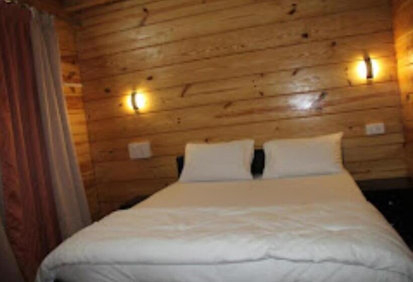 סוויטה, Kaas Woods Resort, Satara