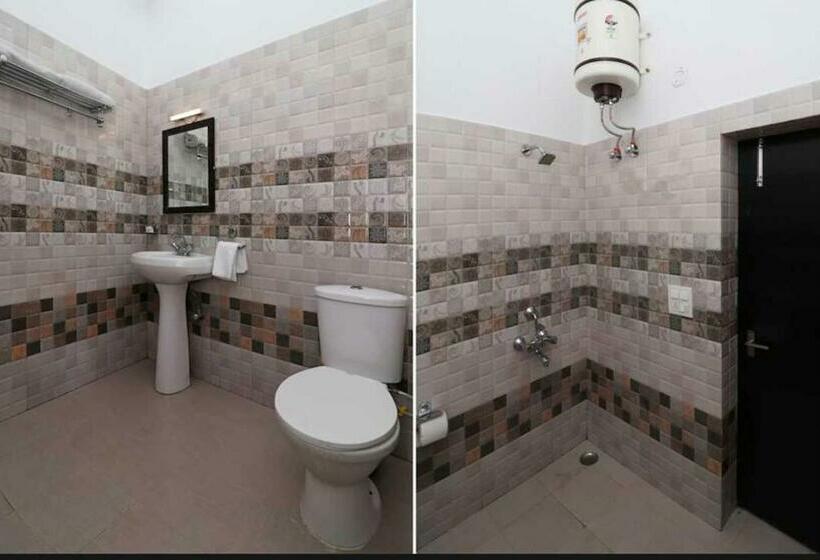 トリプルクラシックルーム, Pop Radhe Oyo