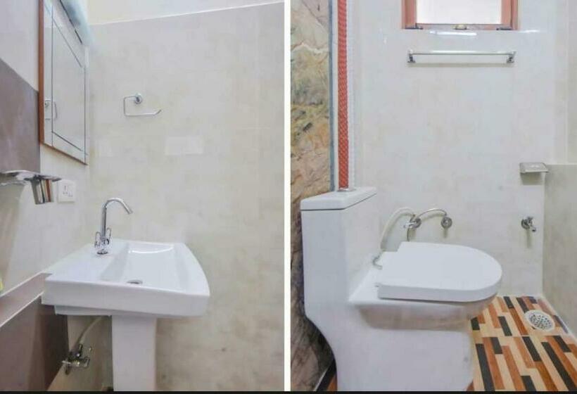 トリプルクラシックルーム, Pop Radhe Oyo