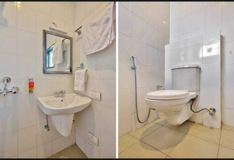 Deluxe Kolmen Hengen Huone, Pop Radhe Oyo