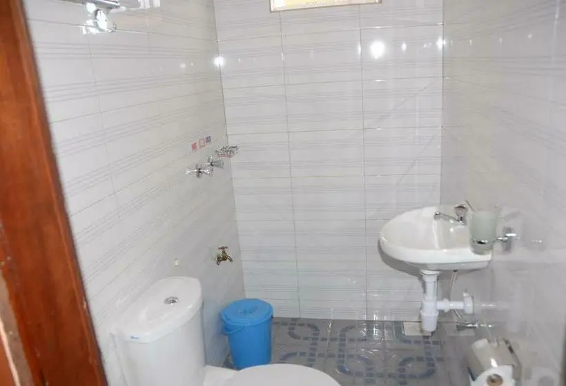 اتاق استاندارد یک نفره, Wamala Resort Hotel Ssese