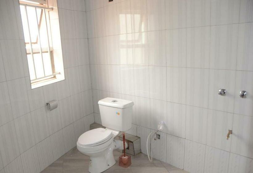 سوییت خانوادگی, Wamala Resort Hotel Ssese