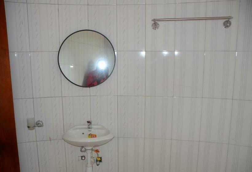 سوییت خانوادگی, Wamala Resort Hotel Ssese