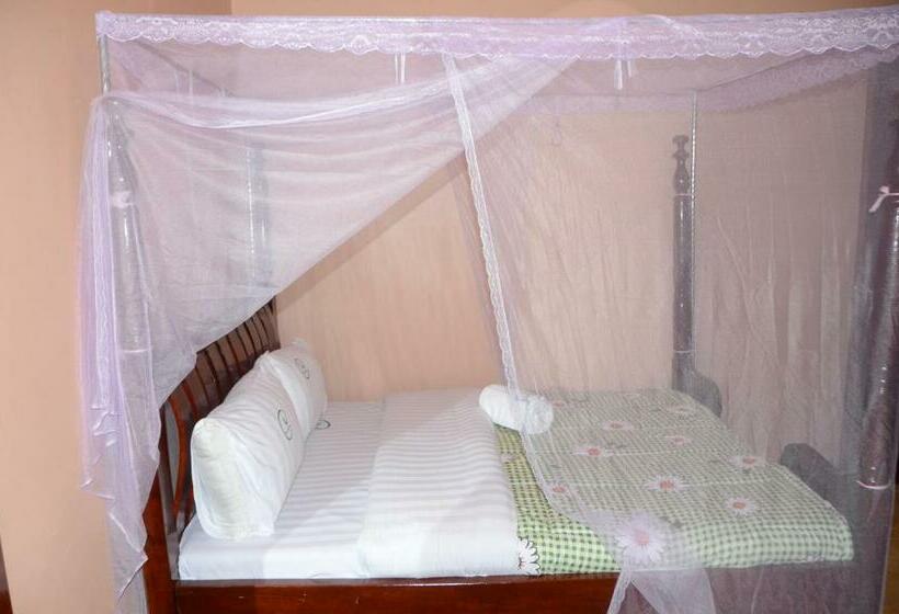 سوییت خانوادگی, Wamala Resort Hotel Ssese