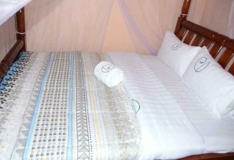 سوییت خانوادگی, Wamala Resort Hotel Ssese