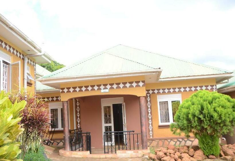 سوییت خانوادگی, Wamala Resort Hotel Ssese