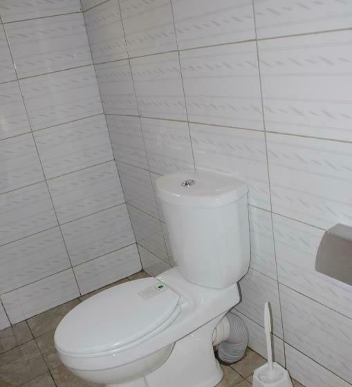 بنگله خانوادگی, Wamala Resort Hotel Ssese