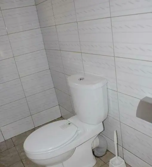 بنگله خانوادگی, Wamala Resort Hotel Ssese