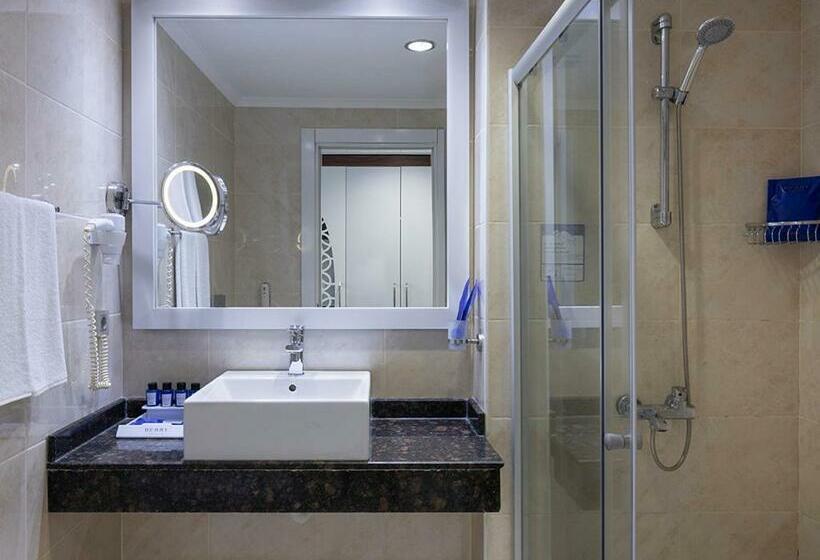 اتاق خانوادگی با چشمانداز باغ, Berry Blue Hotels