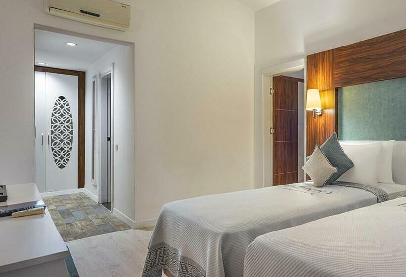 اتاق خانوادگی با چشمانداز باغ, Berry Blue Hotels